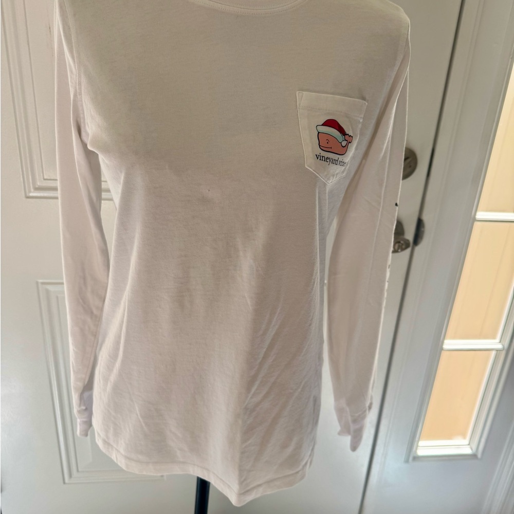 Vineyard Vines Christmas White Long Sleeve Tee with Santa Whale